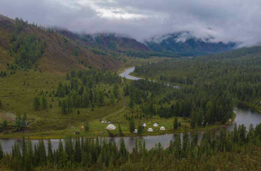 Mamont camp-adventures in the heart of the Altai Mountains