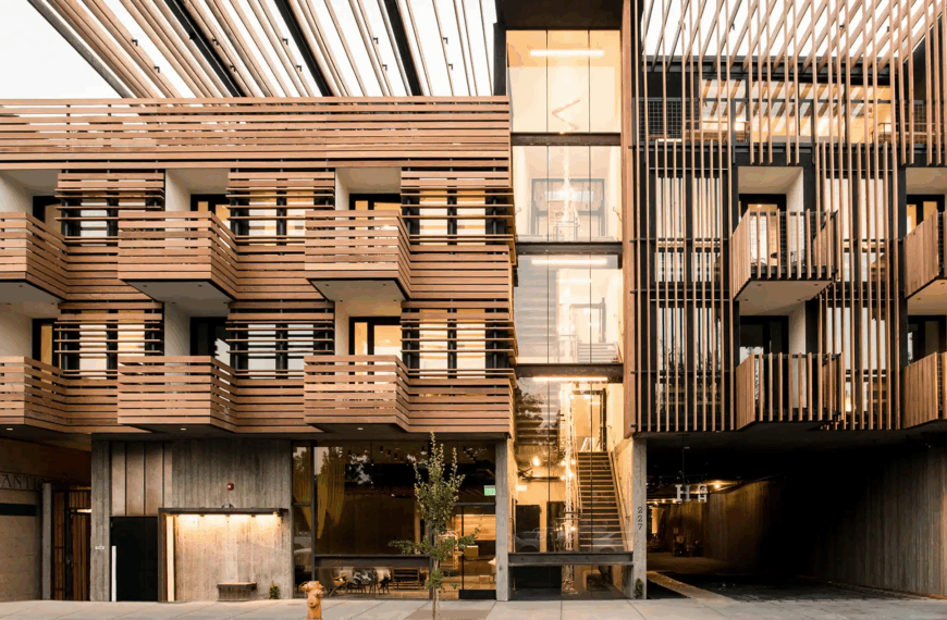 Harmon Guest House: You Are Not So Lonely Anymore