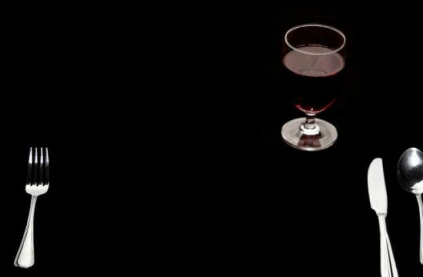 Blindekuh: Turning Off the Lights to Turn Up the Experience.