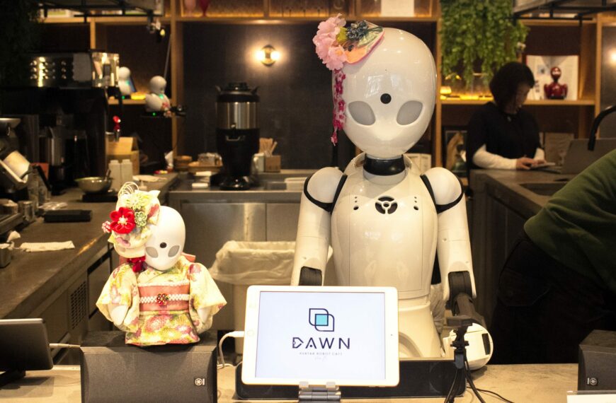 Robots with a Human Heart: Avatar Robot Café DAWN